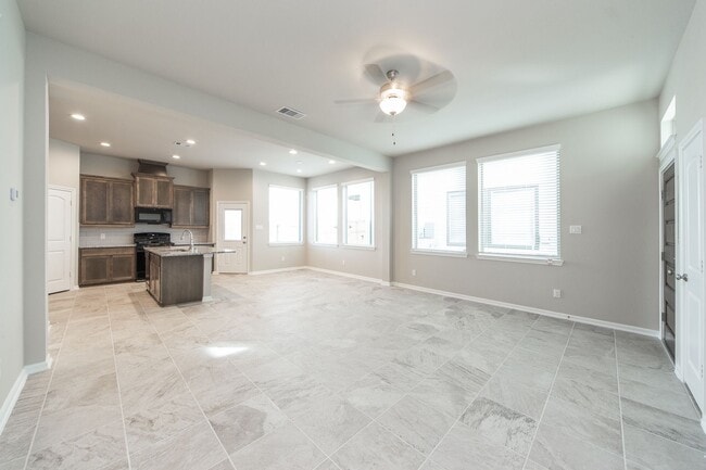 Foto del edificio - 5131 Pr Ter Ln