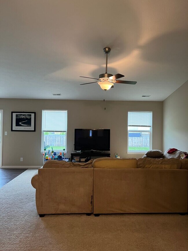 Foto del edificio - BLACKTHORNE COMMUNITY