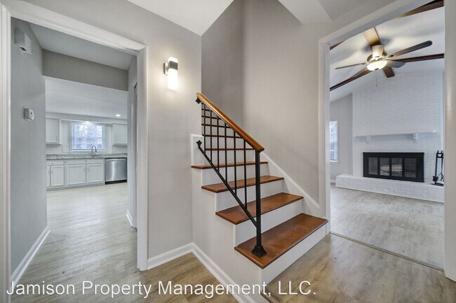 Building Photo - 3 br, 2.5 bath House - 4908 Rankin Place