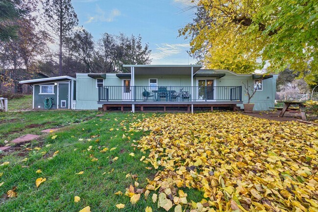 Foto del edificio - Cozy 1 Bedroom ADU With Stunning Pasture & Pond Views in Rescue!