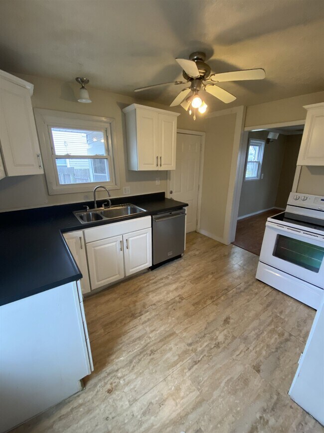 2909 Hobson Rd, Fort Wayne, IN 46805 House Rental in Fort Wayne, IN