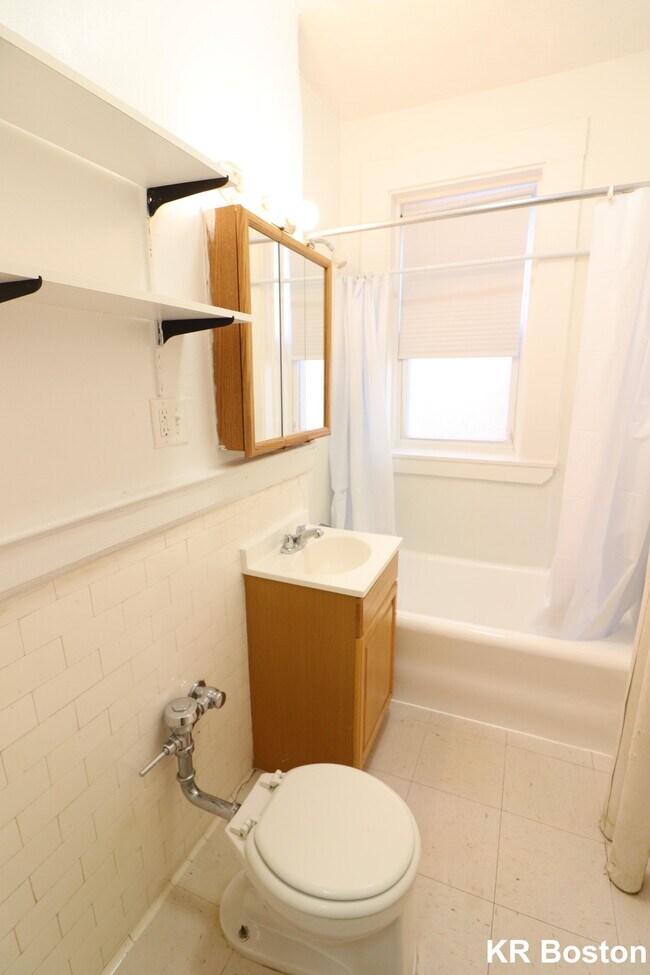 Building Photo - 1161 Boylston St