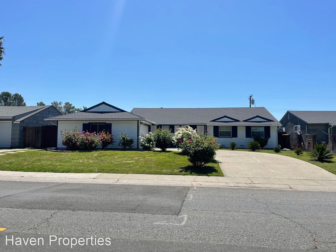 Primary Photo - 3 br, 2 bath House - 4600 Forest Parkway