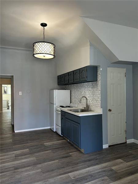 Building Photo - 310 Stratford Ave