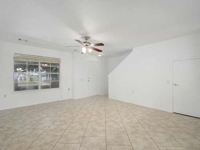 Foto del edificio - 13600 Briarcreek Loop