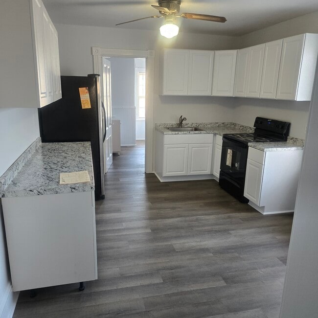 Building Photo - 121 Mercer St