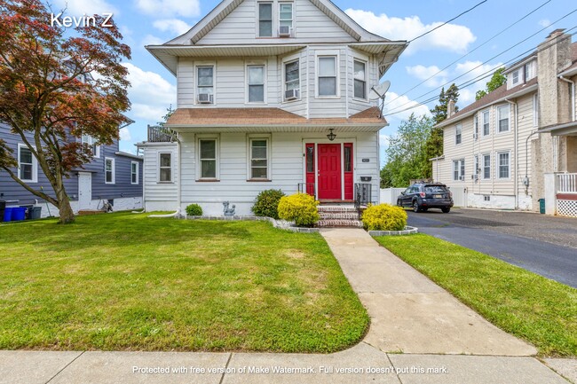 Building Photo - 921 Magill Ave