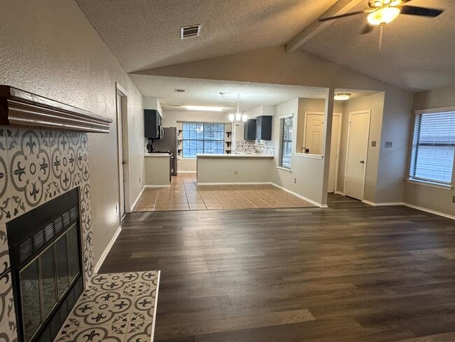 Foto del edificio - 13011 Garfield Ln