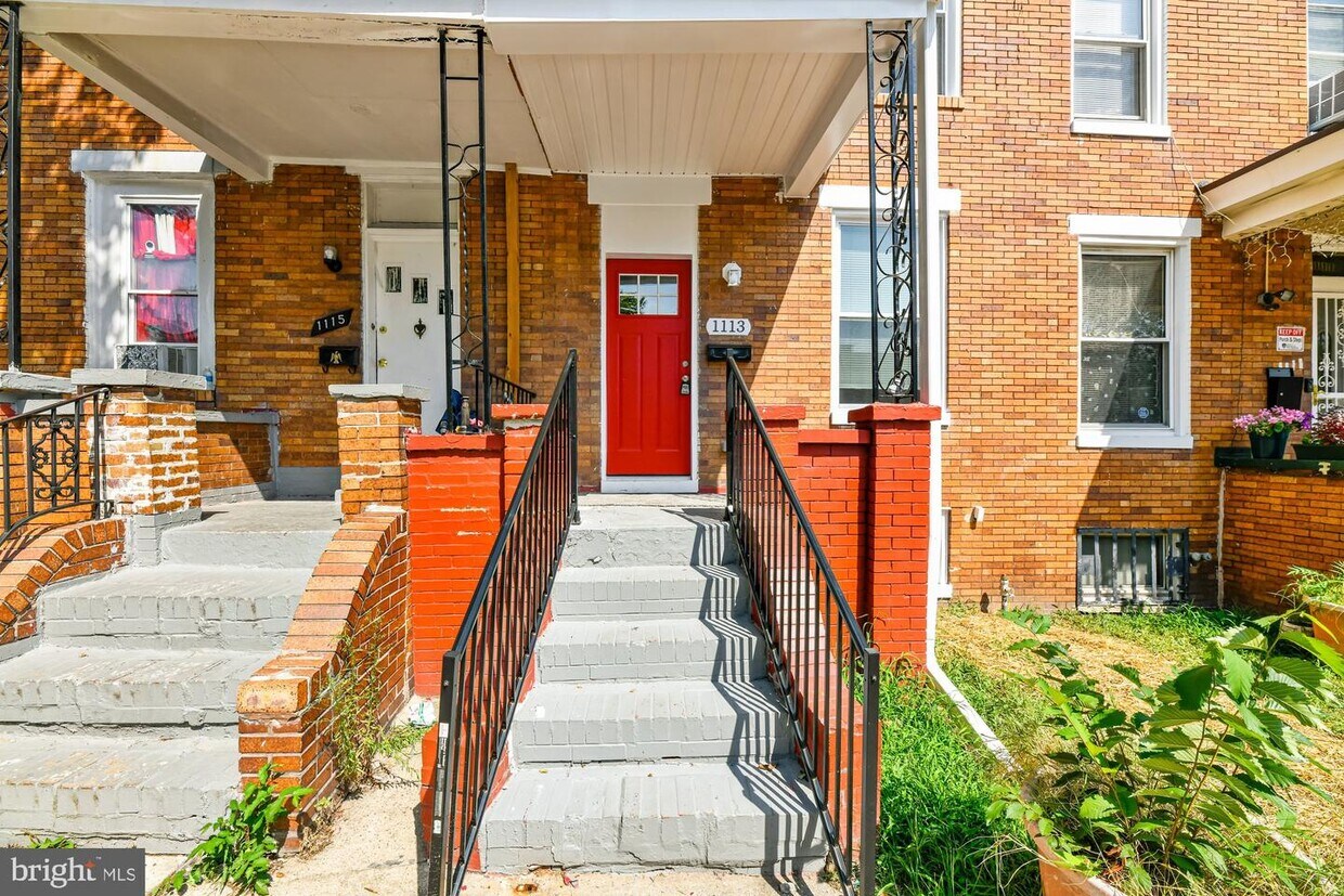 Primary Photo - 1113 N Luzerne Ave