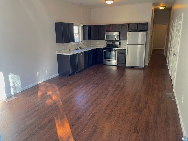 Building Photo - **Price Reduced**  Recently Remodeled and ...