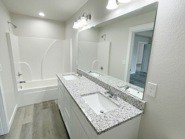 Foto del edificio - Cozy 3 bed, 2 bath close to Choctaw Casino