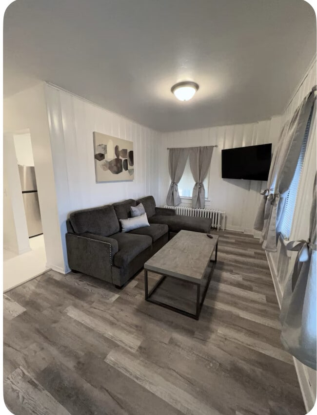 Building Photo - Main Street Apartments