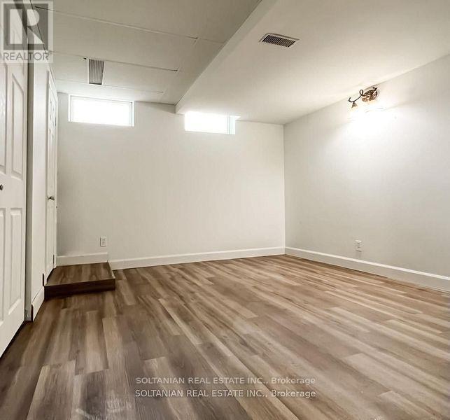 Building Photo - 313 BRONTE Rd