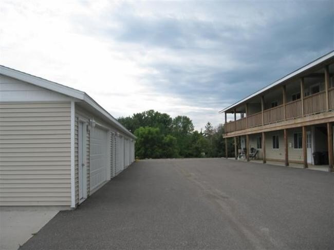 Building Photo - 100 Grove St