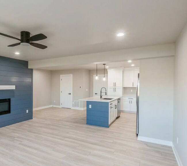 Building Photo - 14214 Springbrook Trl