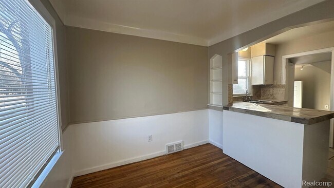 Foto del edificio - 20301 Gilchrist St