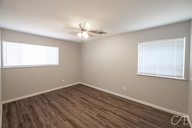 Building Photo - For Lease