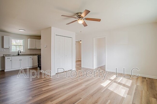 Building Photo - 19 Zet Ct