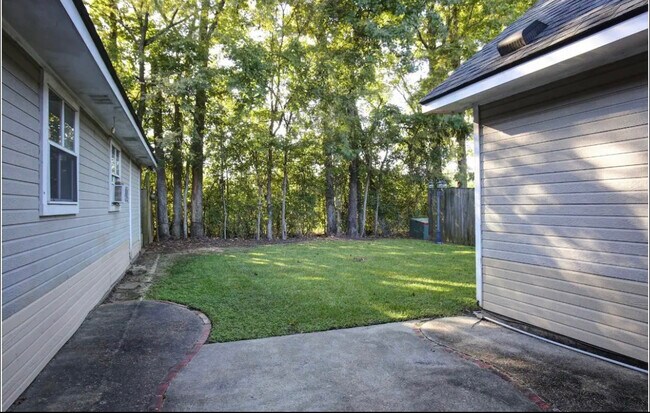 Building Photo - 3928 Preakness Dr