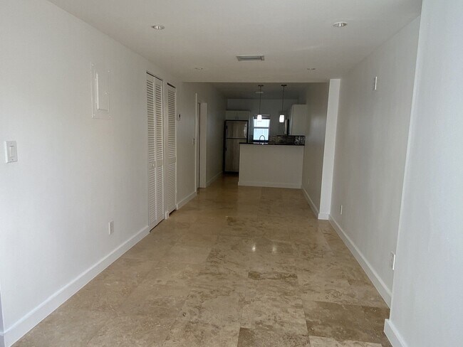 Foto del edificio - 2625 NE 32nd St