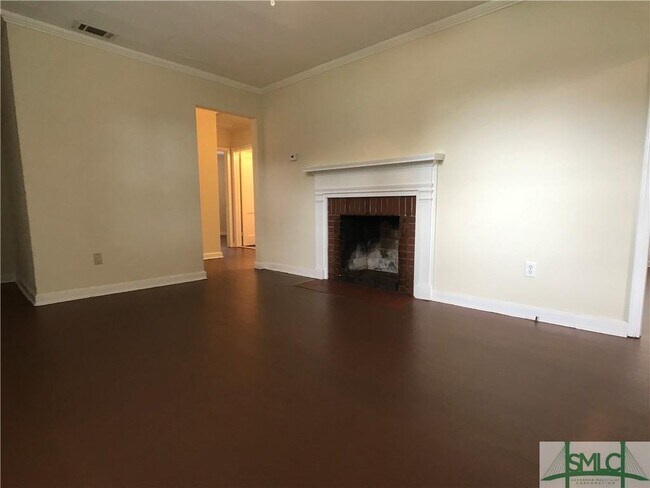 Building Photo - 206 Turnberry St