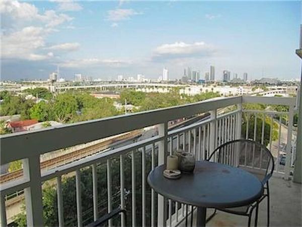 Foto del edificio - 816 NW 11th St