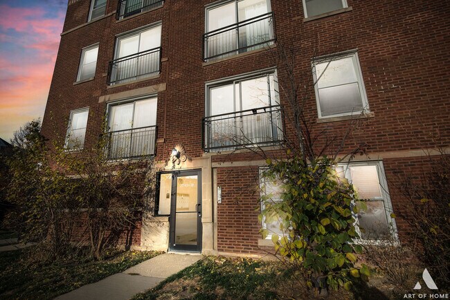 Foto del edificio - 3733 N Milwaukee Ave