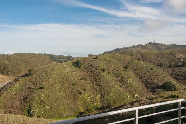 Foto del edificio - 523 Green Ridge Dr