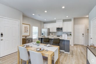 Building Photo - Summerwell Sunterra