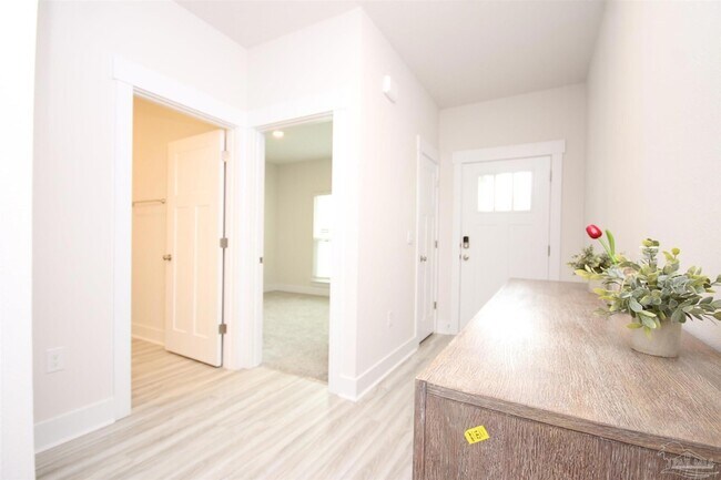 Foto del edificio - 5875 Sargassum Ln