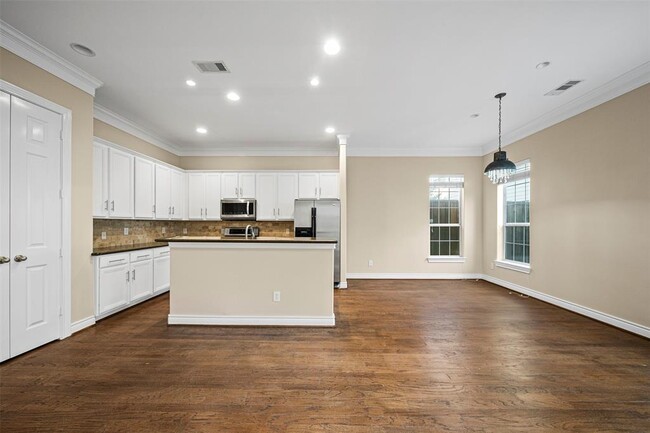 Building Photo - 3444 Cline St