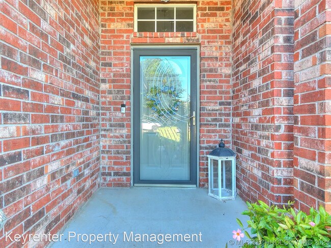 Building Photo - 3 br, 2 bath House - 12216 S 98th Av E