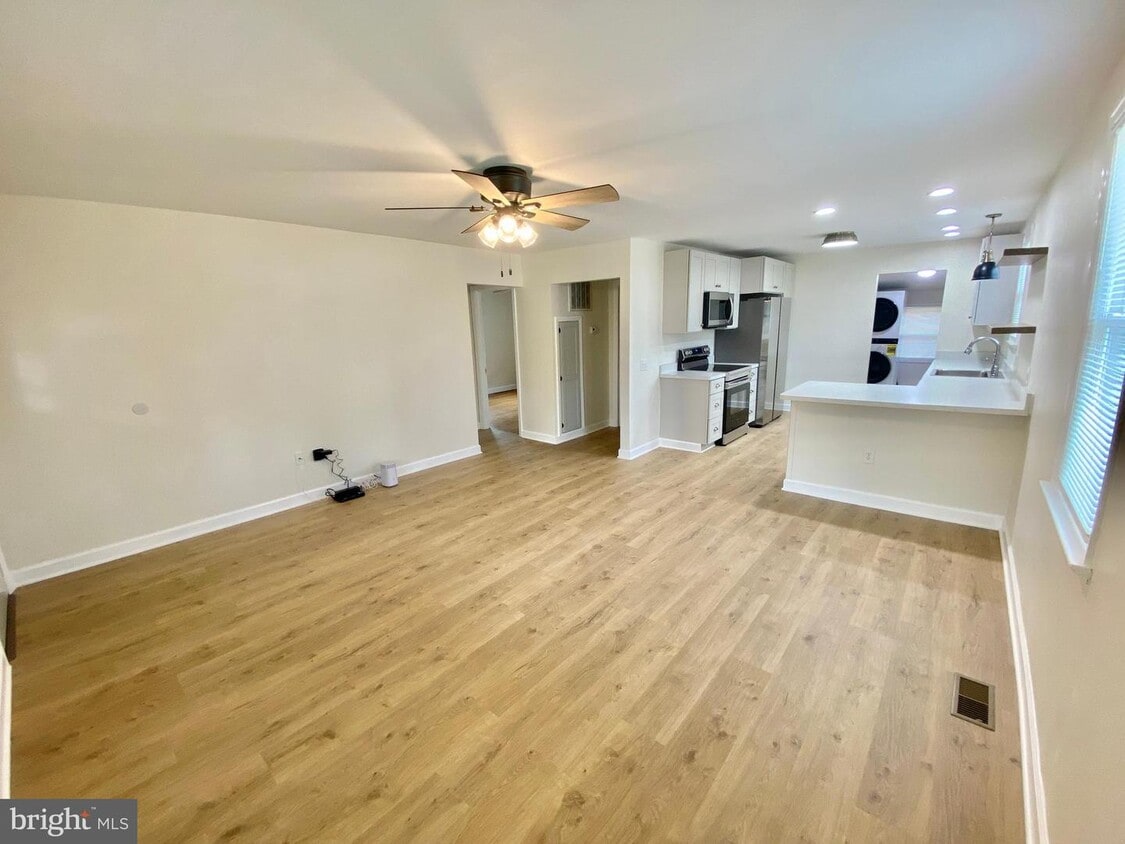 118 W Hawthorne Dr, La Plata, MD 20646 House for Rent in La Plata, MD