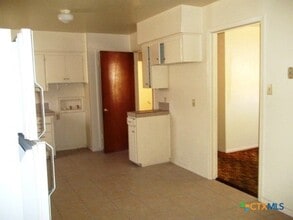 Building Photo - 303 Margaret Lee St