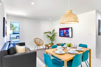 Building Photo - 2110 NW 66th St