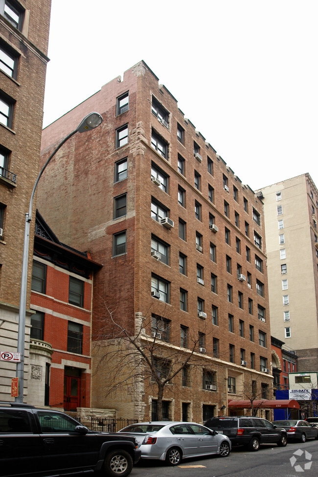 Building Photo - 250 W 75th St