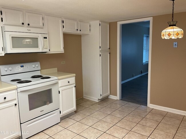 Foto del edificio - 139 Lakebend Cir