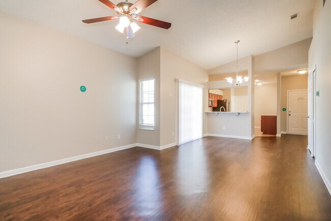 Foto del edificio - 1634 Ashmore Green Dr