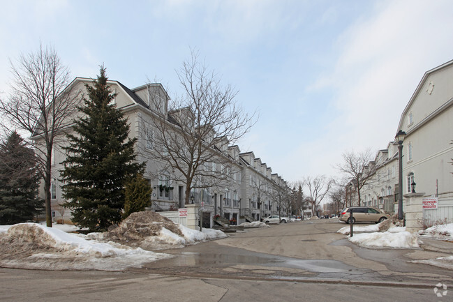 Building Photo - The Courts of Richmond Hill