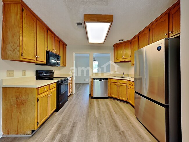 Foto del edificio - 808 Allison Ct