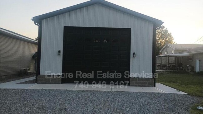 Building Photo - 14950 Park Pl Ave