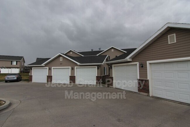 Building Photo - 427 Pheasant Ridge Dr