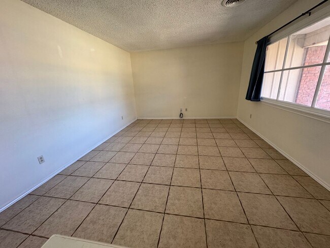 Building Photo - Ranch Style House in South Central Lubbock