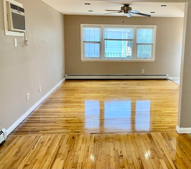 Foto del edificio - 133 Collard St