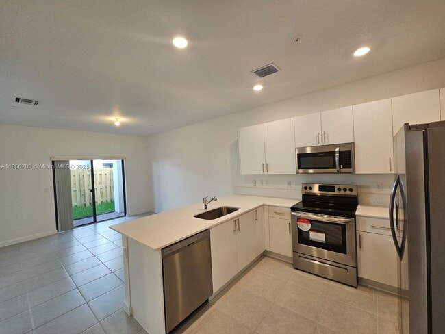 Building Photo - 257 SW 159th Way