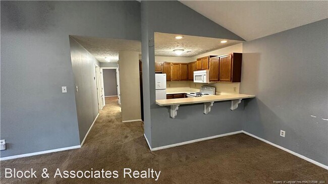 Foto del edificio - 2 br, 2 bath House - 1800 Tryon Drive Unit 5