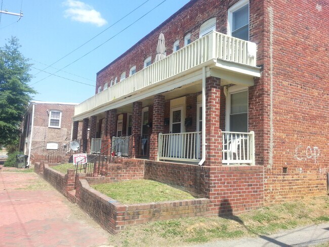 Building Photo - 313 N 33rd St