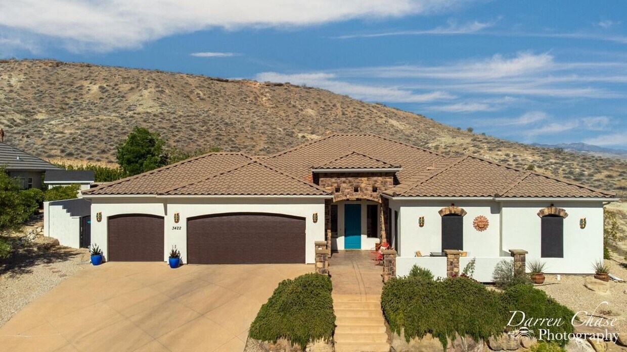 Foto principal - Beautiful Home in Bloomington