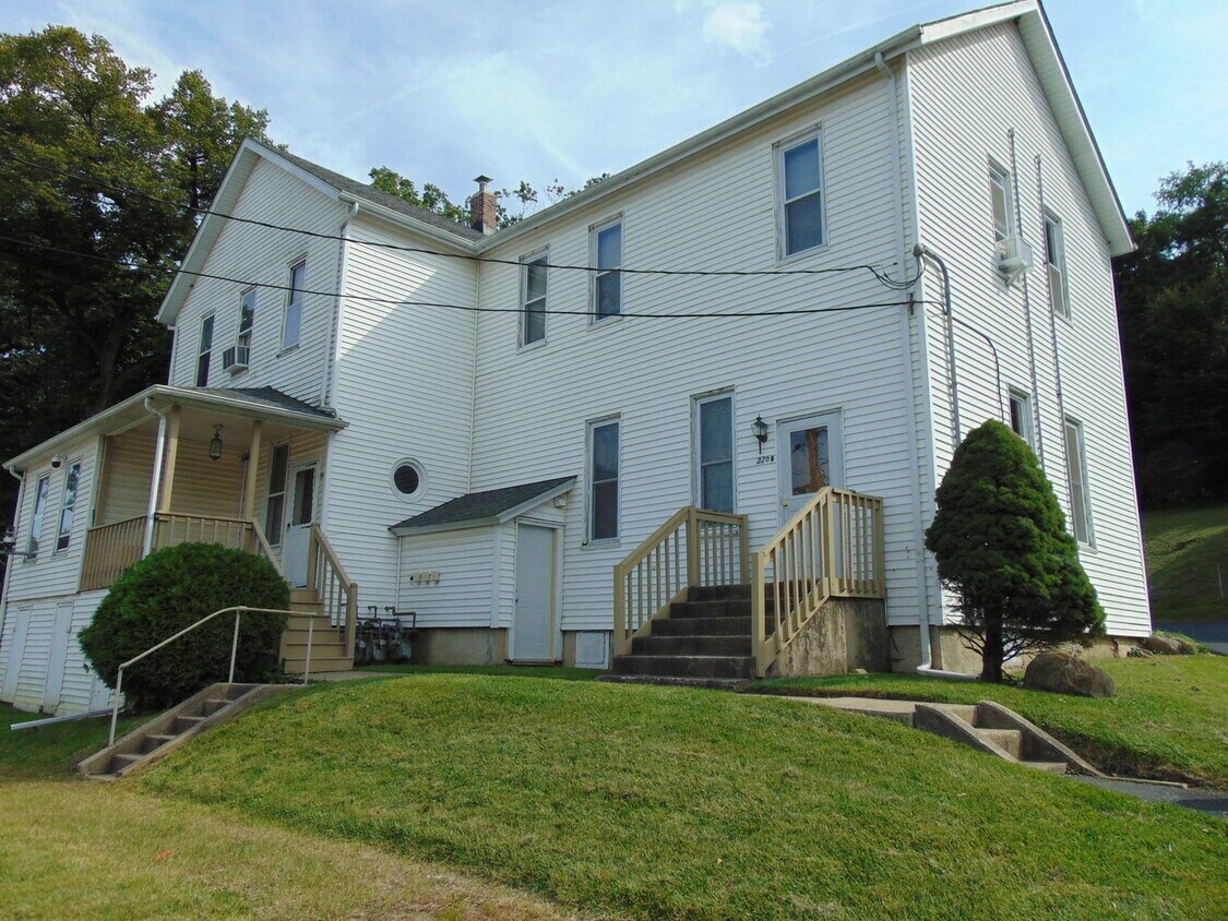 Primary Photo - 320 E Van Emmon St