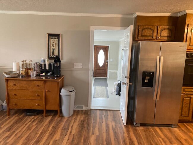 12 Cafetería Theodore - 12 Theodore Dr